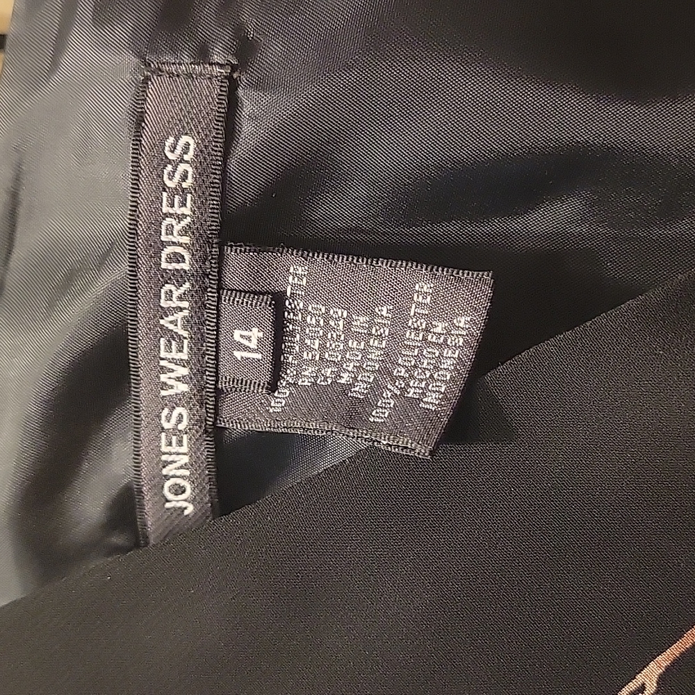 Dress - Picture 2 of 5